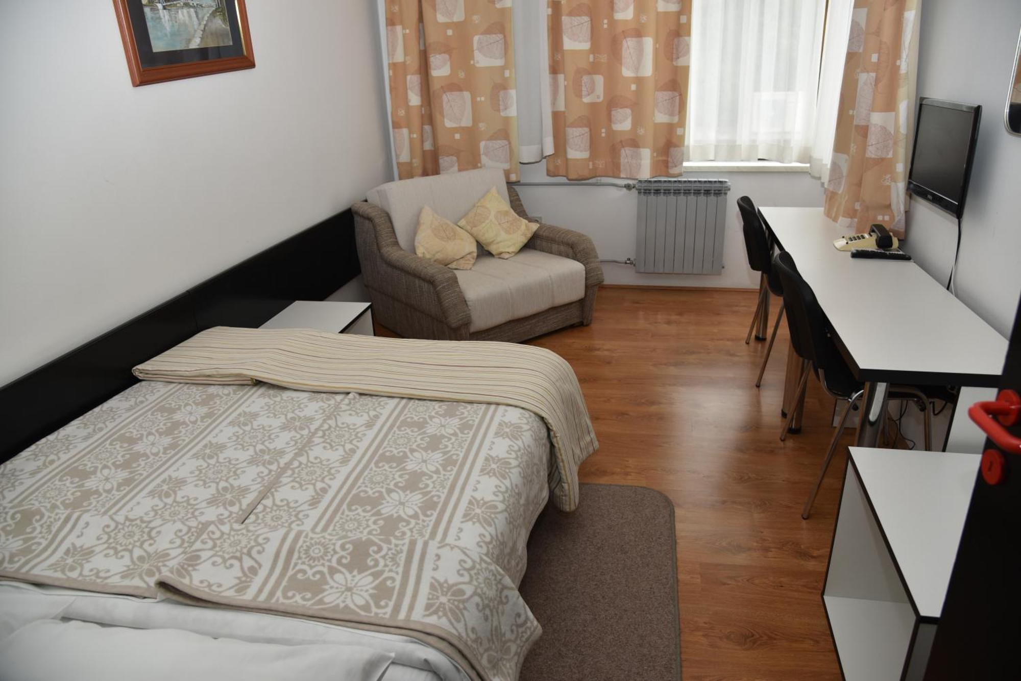 Hotel Park Nasice Экстерьер фото