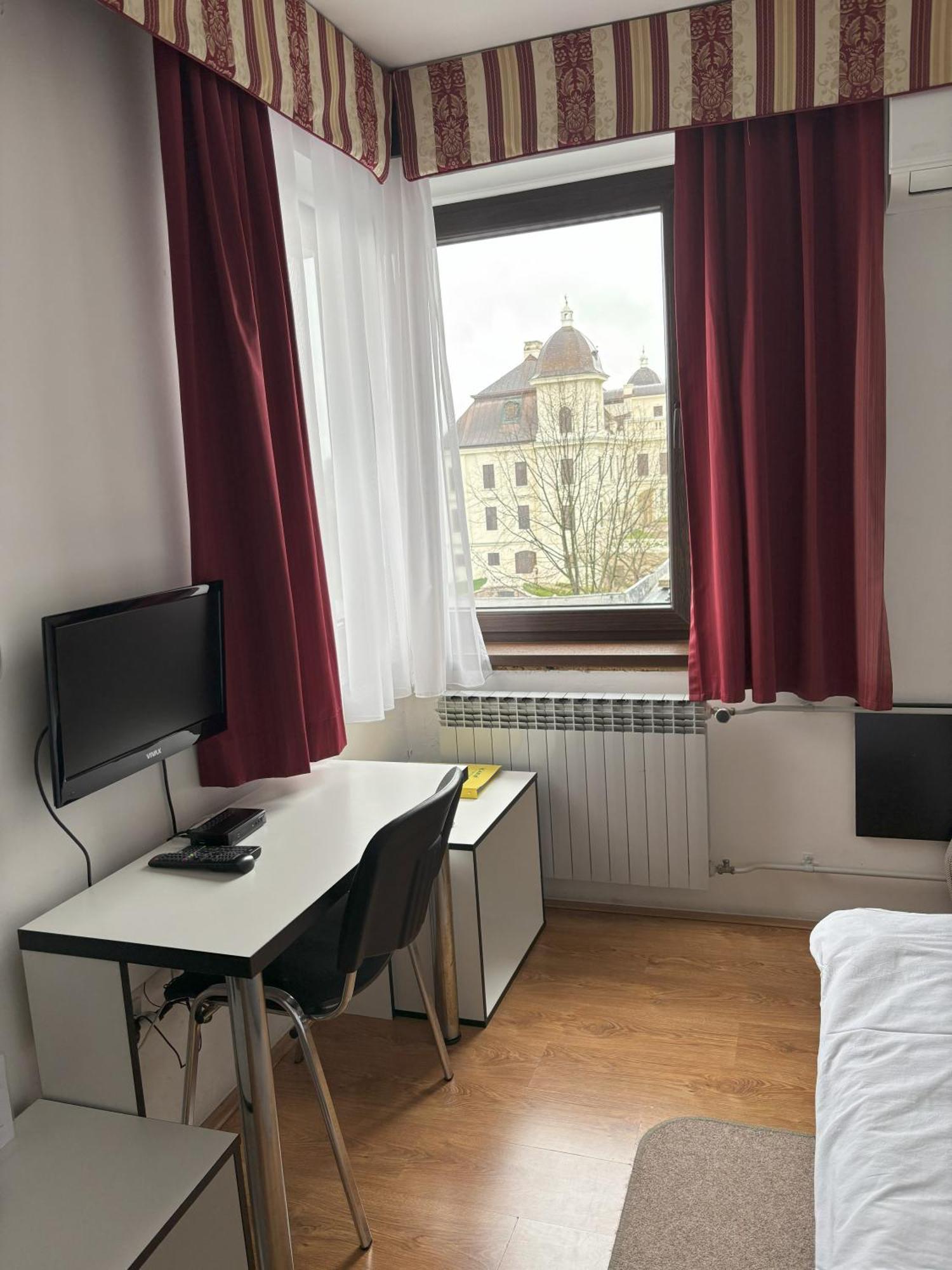 Hotel Park Nasice Экстерьер фото